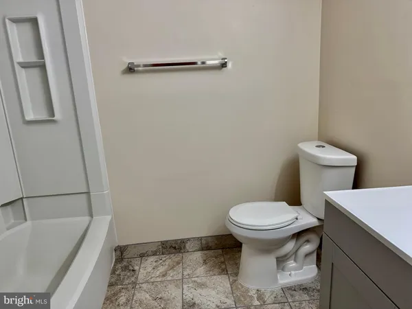 $2,650 | 3723 Castle Terrace, Unit 122, Silver Spring, MD 20904