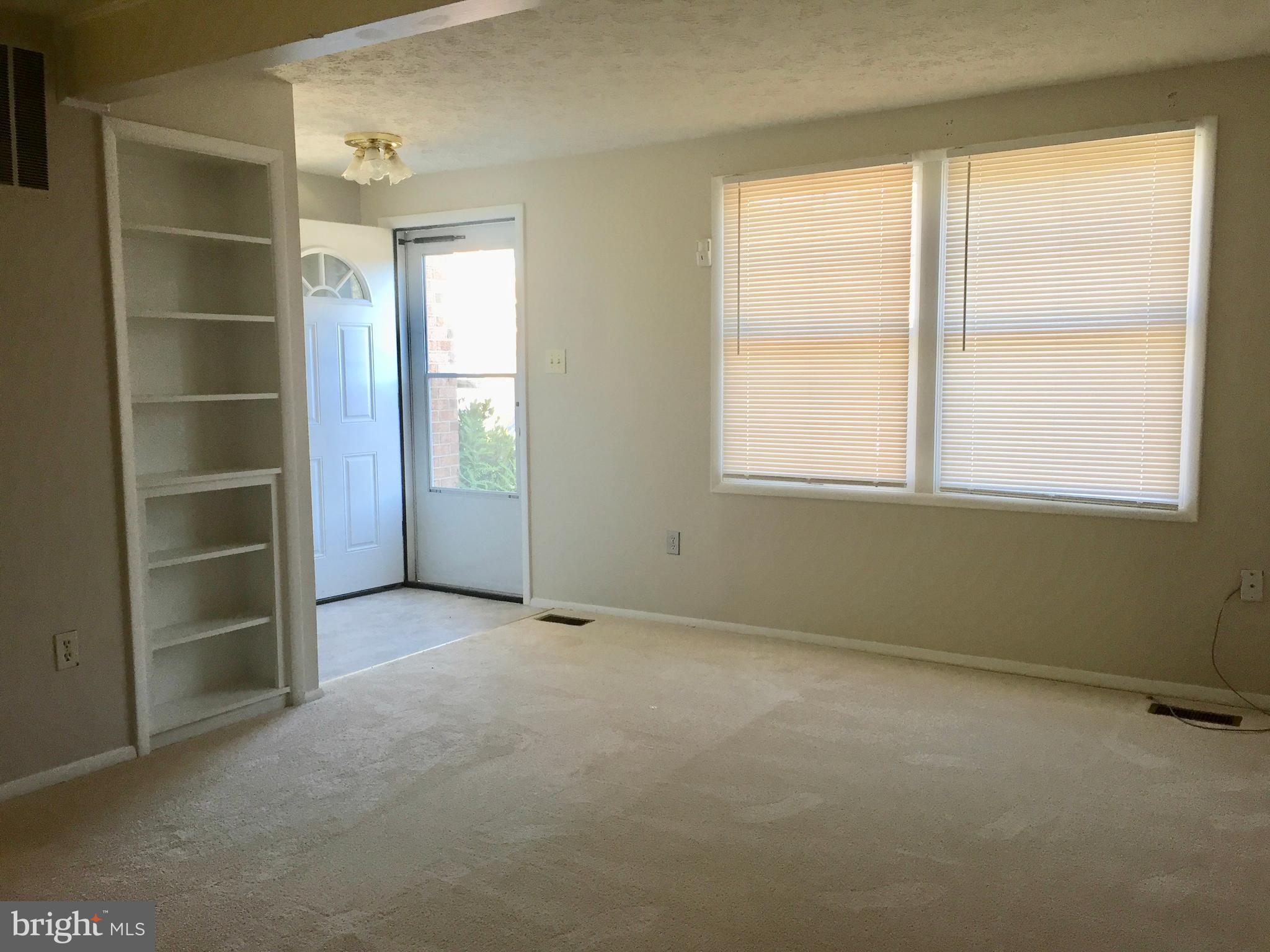 3723 Castle Terrace, Unit 122 Silver Spring, MD 20904 - Photo 5 of 20 Living Room