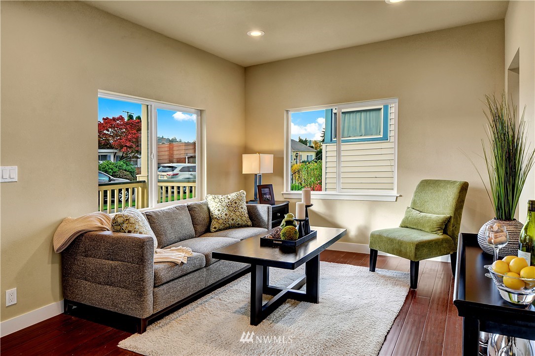 322 Morris Avenue South Renton, WA 98057 - Photo 3 of 17 Gallery Image 3