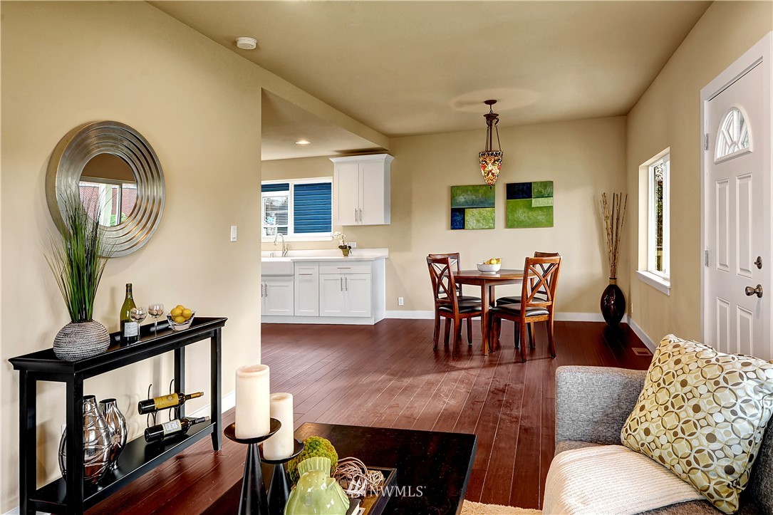 322 Morris Avenue South Renton, WA 98057 - Photo 4 of 17 Gallery Image 4