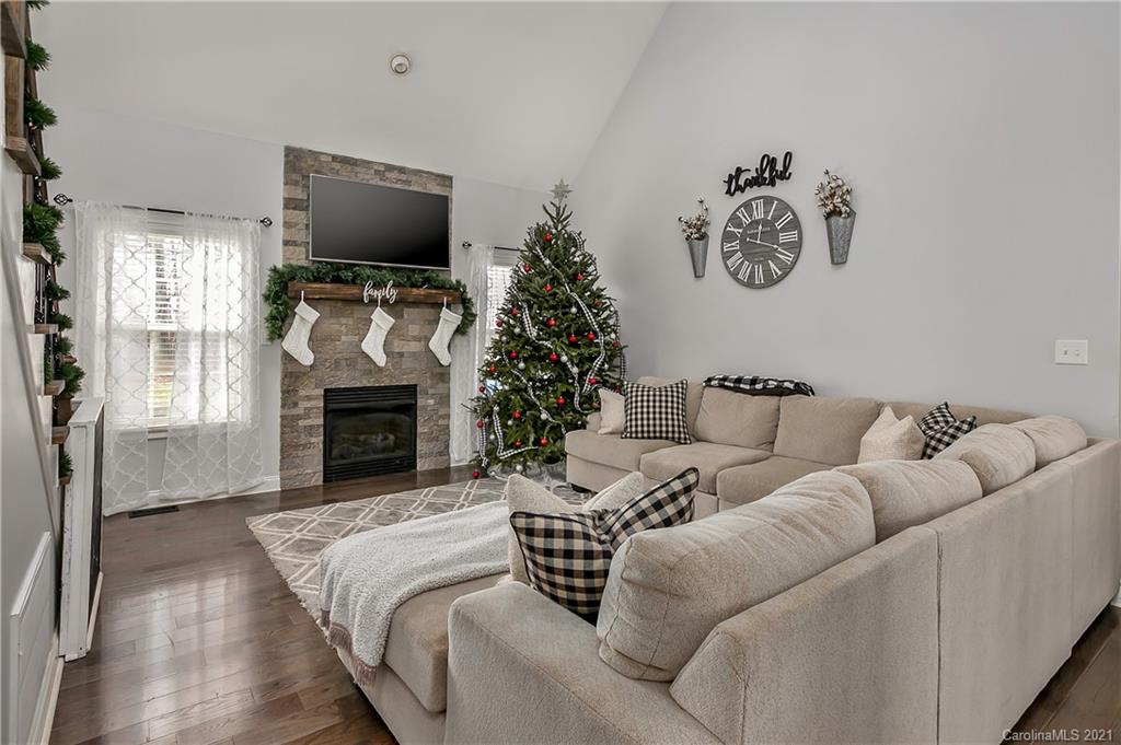 1702 Ivey Church Road Maiden, NC 28650 - Photo 2 of 37 Gallery Image 2