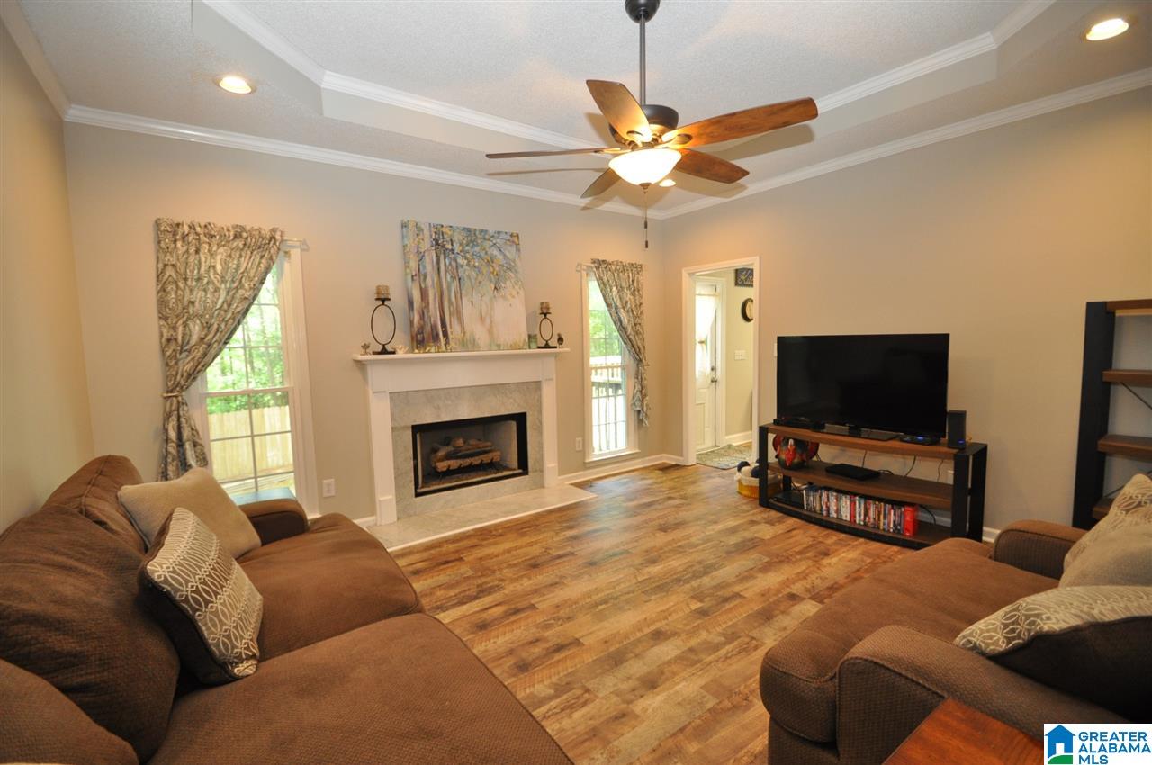 136 Kentwood Way Alabaster, AL 35007 - Photo 3 of 15