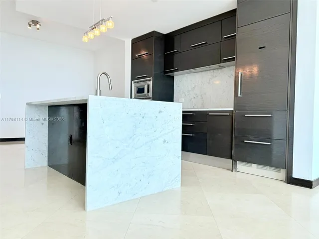 $750,000 | 900 Biscayne Boulevard, Unit 3803, Miami, FL 33132