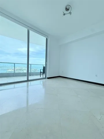 $750,000 | 900 Biscayne Boulevard, Unit 3803, Miami, FL 33132
