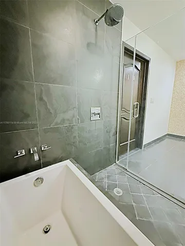 $750,000 | 900 Biscayne Boulevard, Unit 3803, Miami, FL 33132