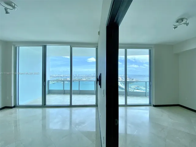 $750,000 | 900 Biscayne Boulevard, Unit 3803, Miami, FL 33132