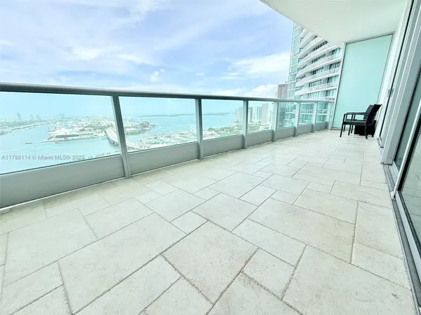$750,000 | 900 Biscayne Boulevard, Unit 3803, Miami, FL 33132