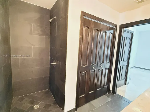 $750,000 | 900 Biscayne Boulevard, Unit 3803, Miami, FL 33132