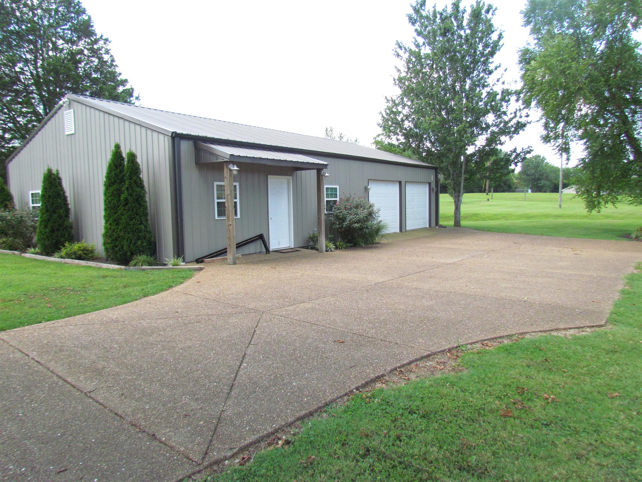 2325 Peyton Road Lebanon, TN 37087 - Photo 2 of 30 Gallery Image 2
