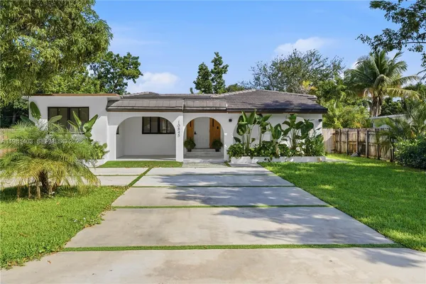 $6,300 | 10845 Peachtree Drive, Unit 10845, Miami, FL 33161
