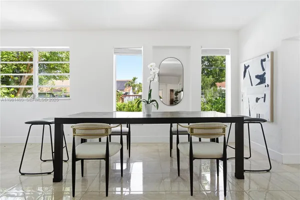$6,300 | 10845 Peachtree Drive, Unit 10845, Miami, FL 33161