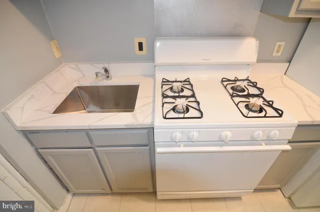 a close up view of washer and dryer