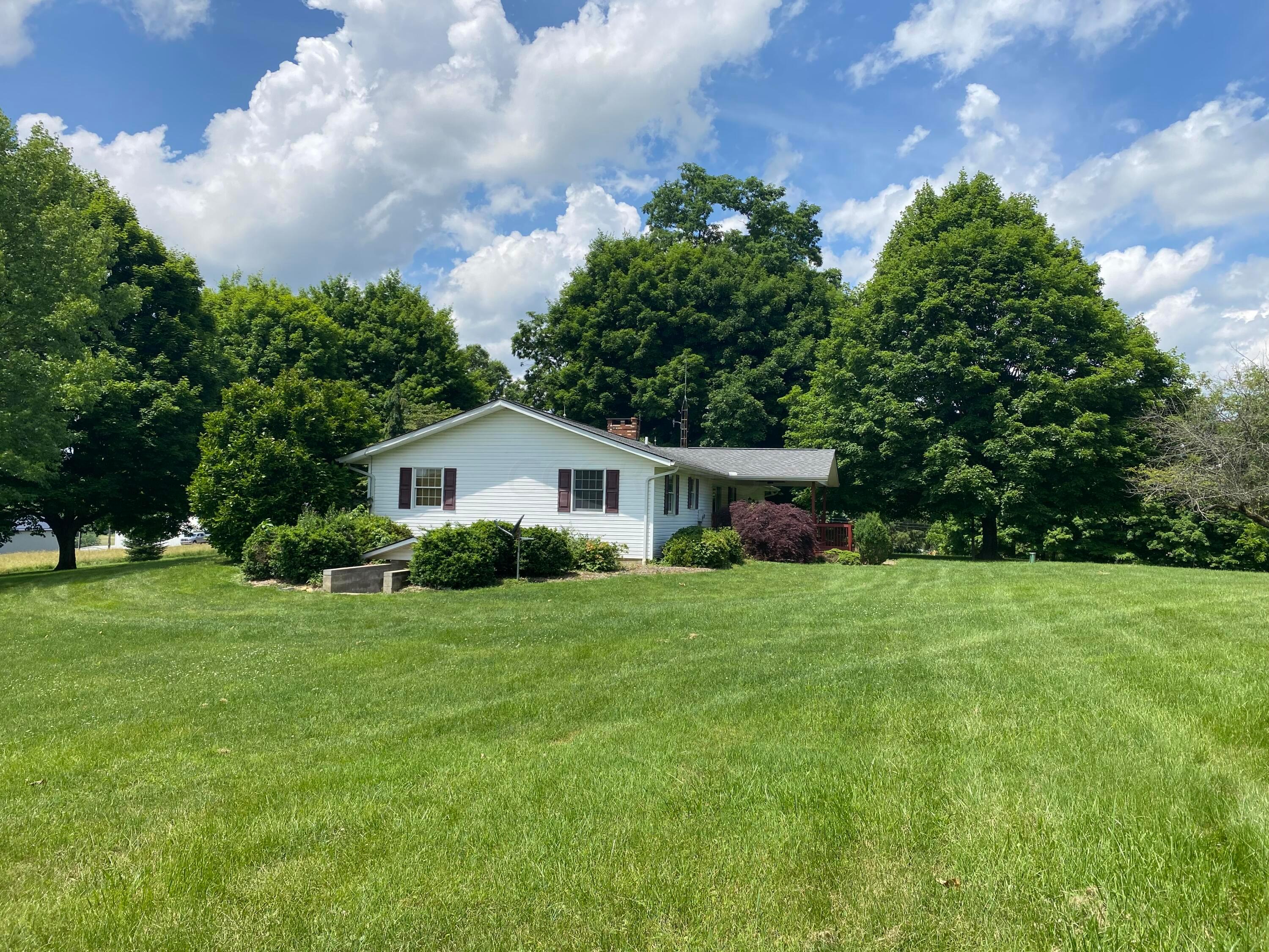 610 Mt Perry Road Mount Perry, OH 43760 - Photo 3 of 27 side view at walkup