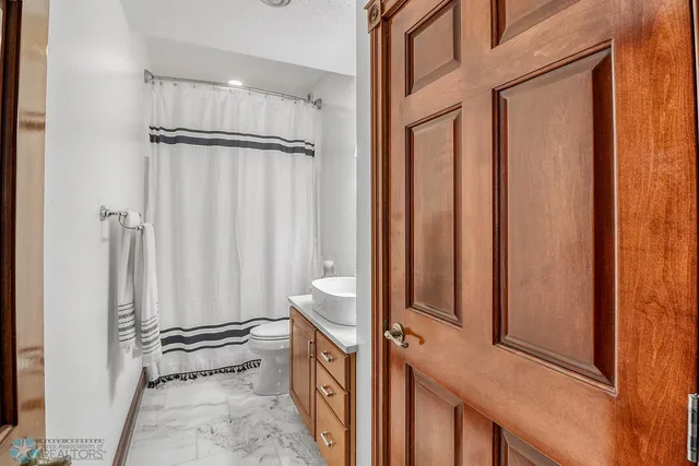 $1,225,708 | 6132 18th Street South, Fargo, ND 58104