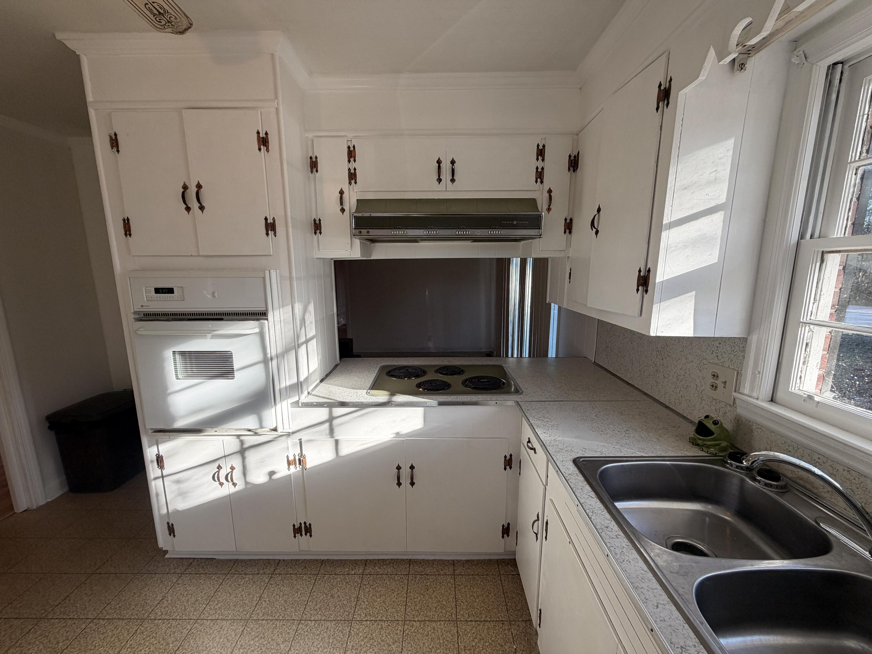 1103 Jeter Street Edgefield, SC 29824 - Photo 5 of 26