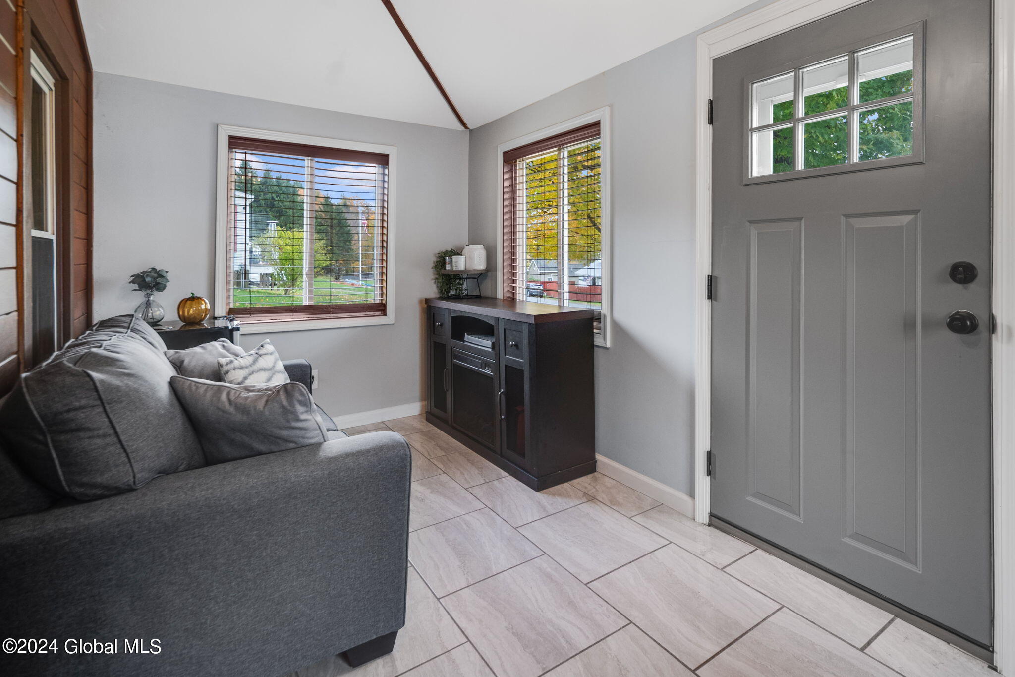 2-web-or-mls-002-30-dumbleton-road-crops