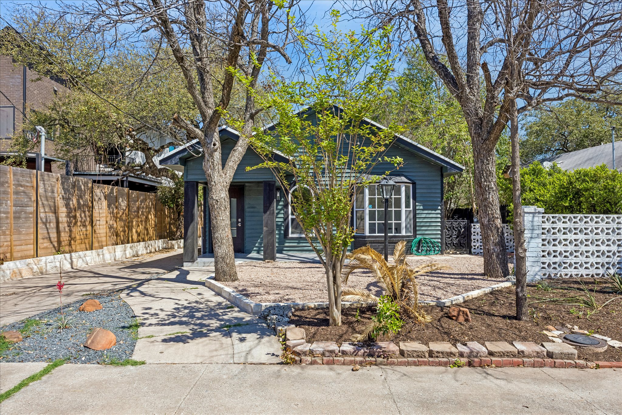808 West Elizabeth Street Austin, TX 78704 - Photo 1 of 20 View of front of property