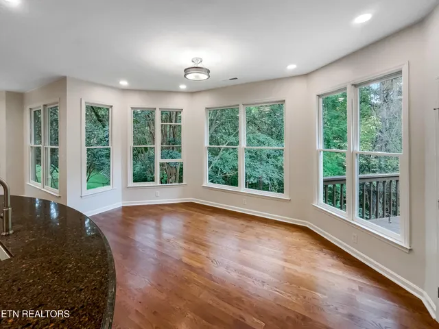 $830,000 | 42 Palisades Parkway, Oak Ridge, TN 37830