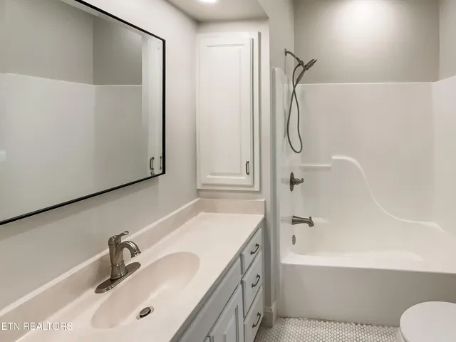 $830,000 | 42 Palisades Parkway, Oak Ridge, TN 37830