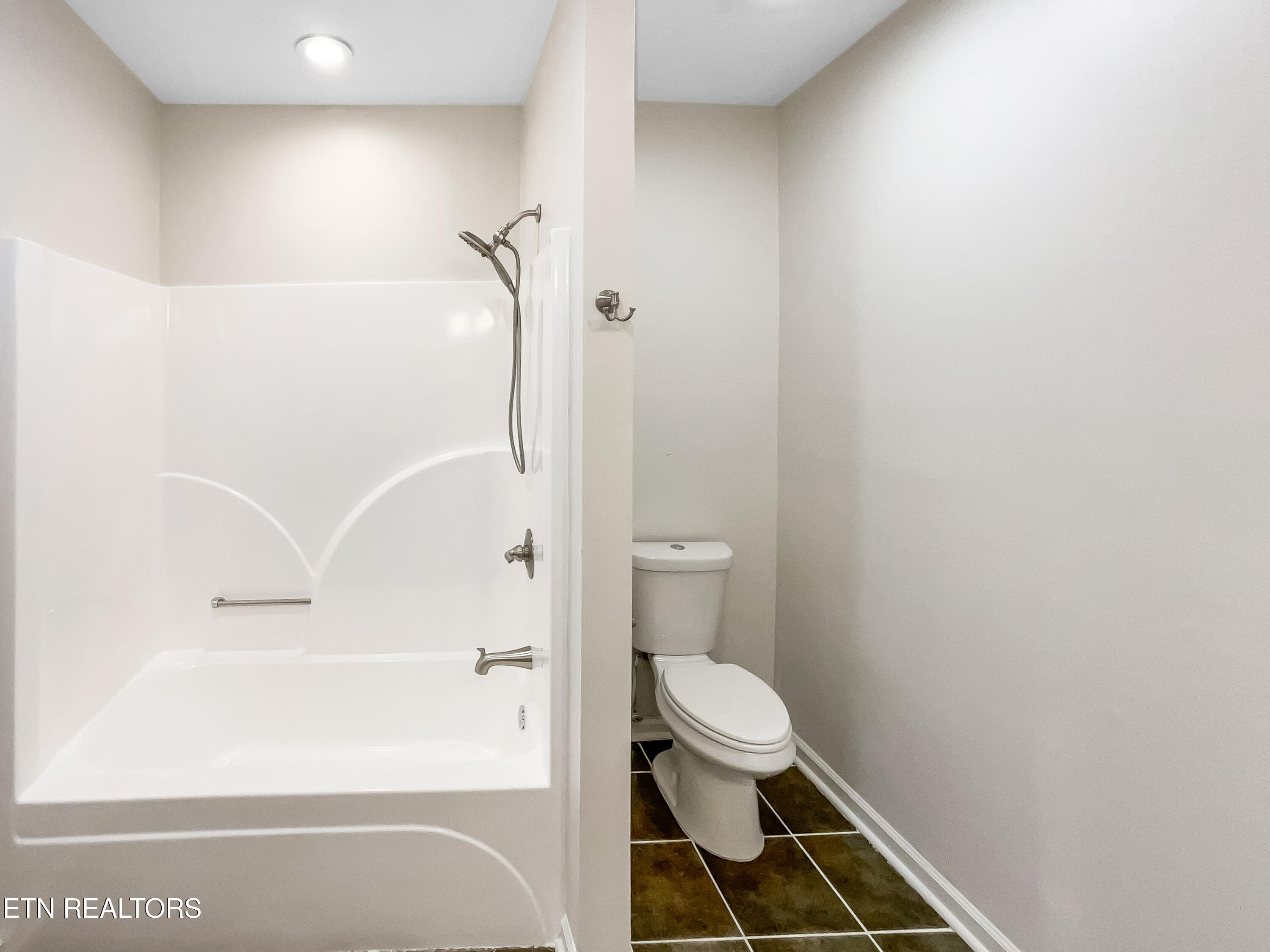42 Palisades Parkway Oak Ridge, TN 37830 - Photo 47 of 57 photo_48