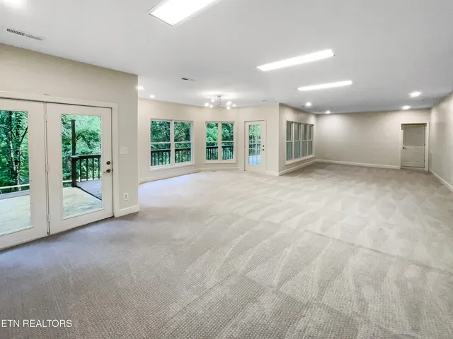 $830,000 | 42 Palisades Parkway, Oak Ridge, TN 37830