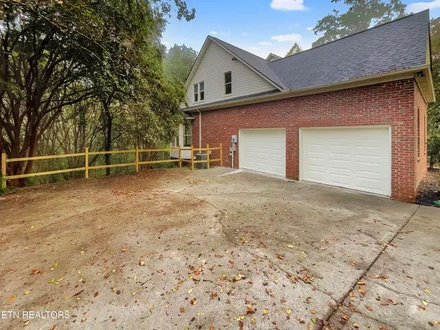 $830,000 | 42 Palisades Parkway, Oak Ridge, TN 37830