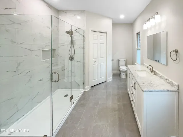 $830,000 | 42 Palisades Parkway, Oak Ridge, TN 37830