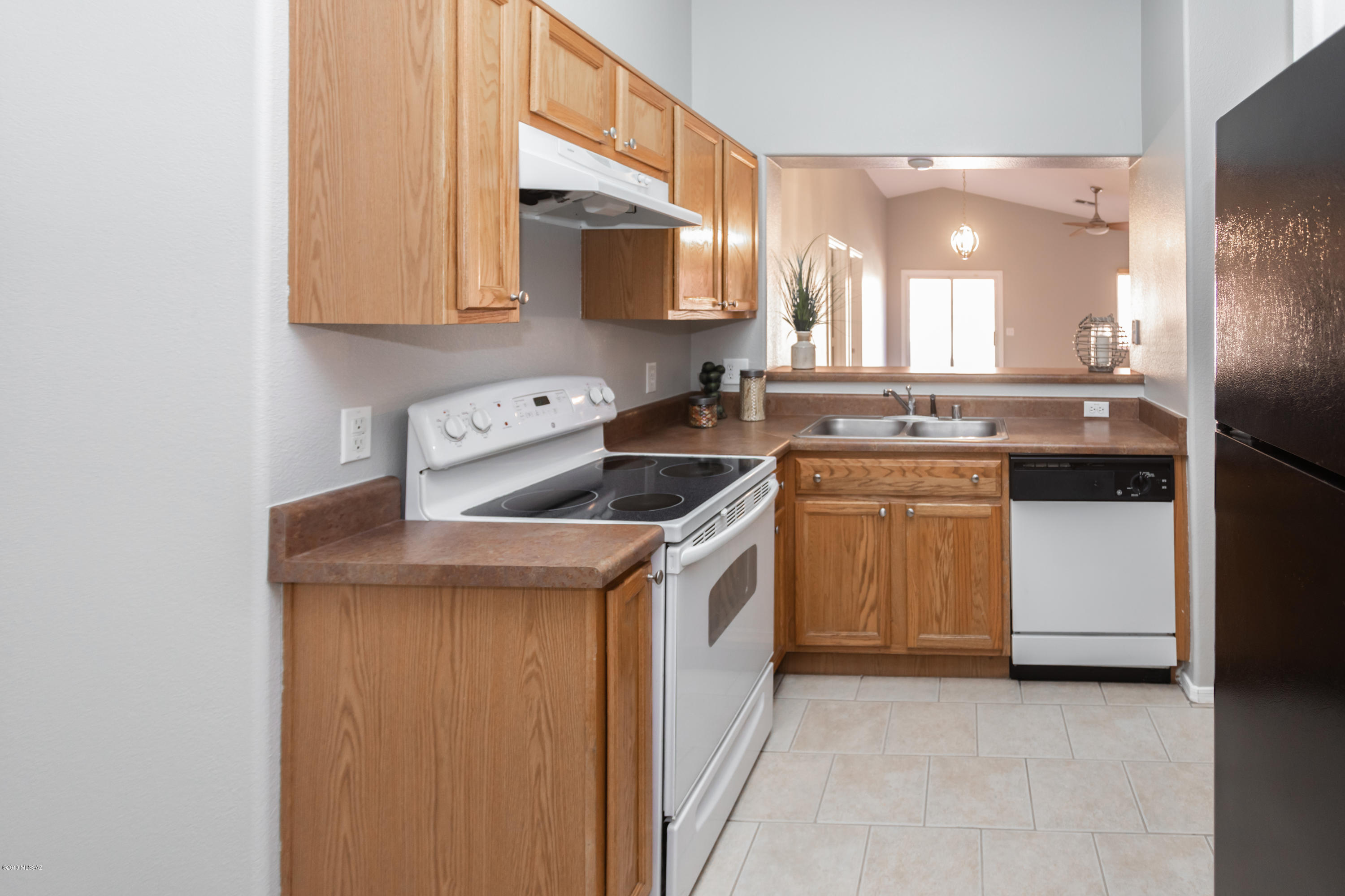 2567 Chisel Court Oro Valley, AZ 85755 - Photo 7 of 22