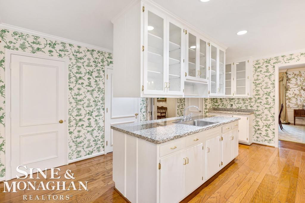681 Lake Shore Road Grosse Pointe, MI 48236 - Photo 15 of 75 50114891-14.JPG