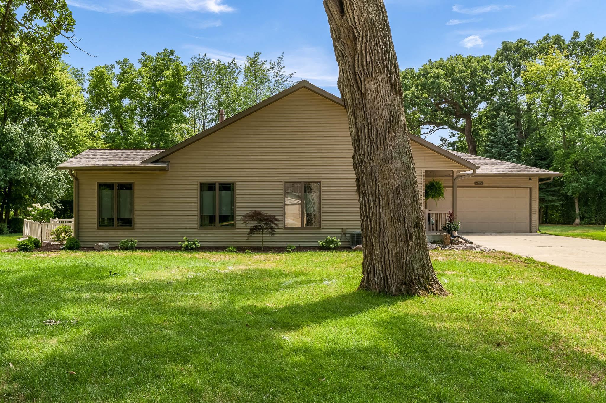2790 East Ridge Road Beloit, WI 53511 - Photo 2 of 42 Gallery Image 2