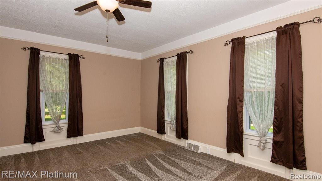 2880 Pingree Road Howell, MI 48843 - Photo 14 of 35