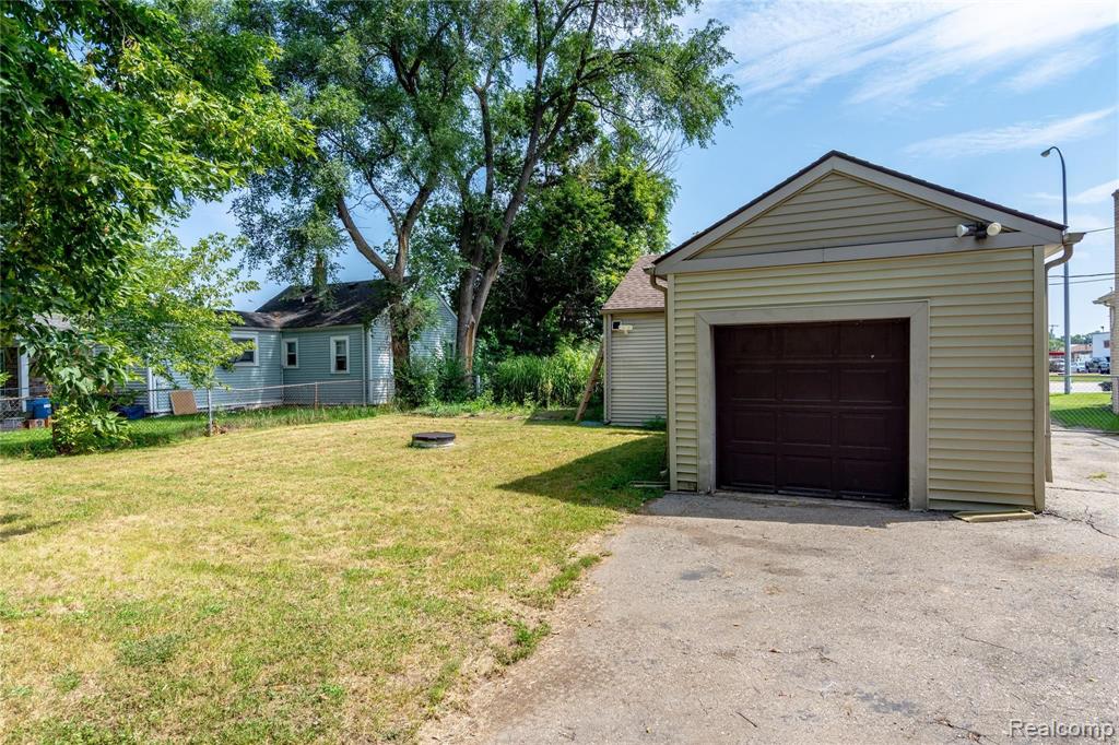 11635 Inkster Road Livonia, MI 48150 - Photo 5 of 20