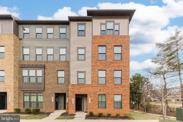 $599,999 | 14093 Sunrise Valley Drive, Herndon, VA 20171