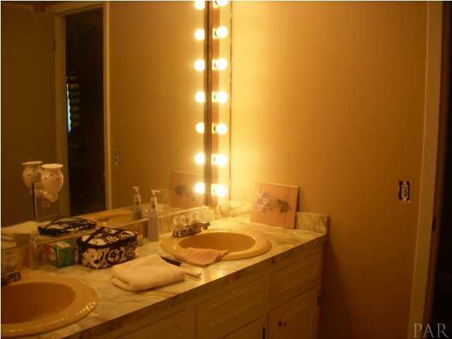 740 Freedom Road Century, FL 32535 - Photo 11 of 19 MASTER BATH