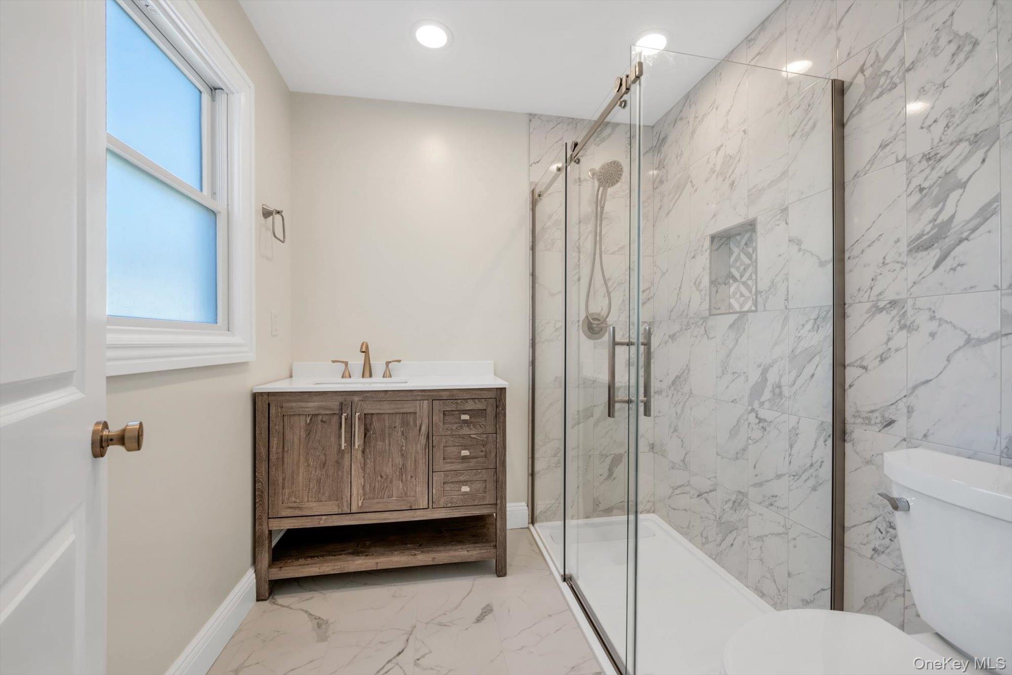 68 Edgewood Road, Unit B Port Washington, NY 11050 - Photo 13 of 22