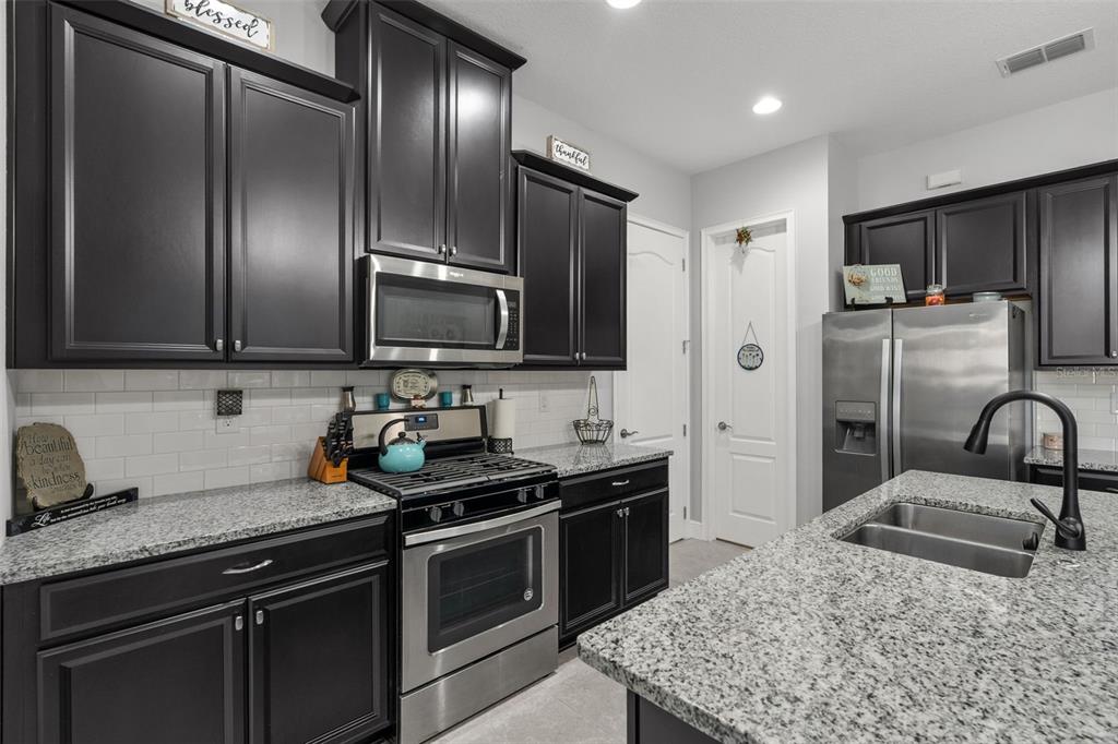 2437 Yellow Brick Road St. Cloud, FL 34772 - Photo 9 of 45