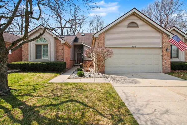 $399,900 | 306 Pineknoll Court, Brighton, MI 48116