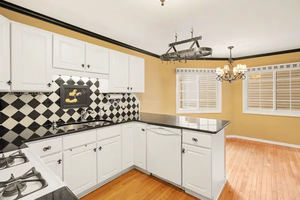 $399,900 | 306 Pineknoll Court, Brighton, MI 48116