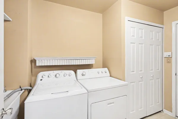 $399,900 | 306 Pineknoll Court, Brighton, MI 48116