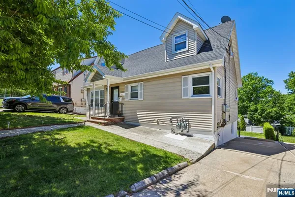 $3,000 | 481 MacArthur Avenue, Unit 1, Garfield, NJ 07026