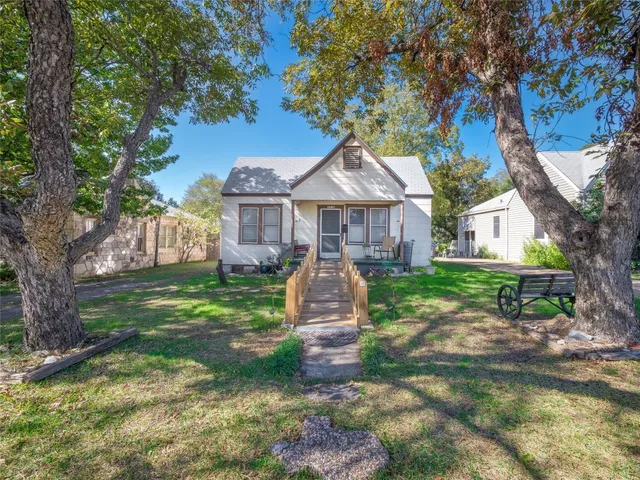 $599,999 | 4710 Ramsey Avenue, Austin, TX 78756