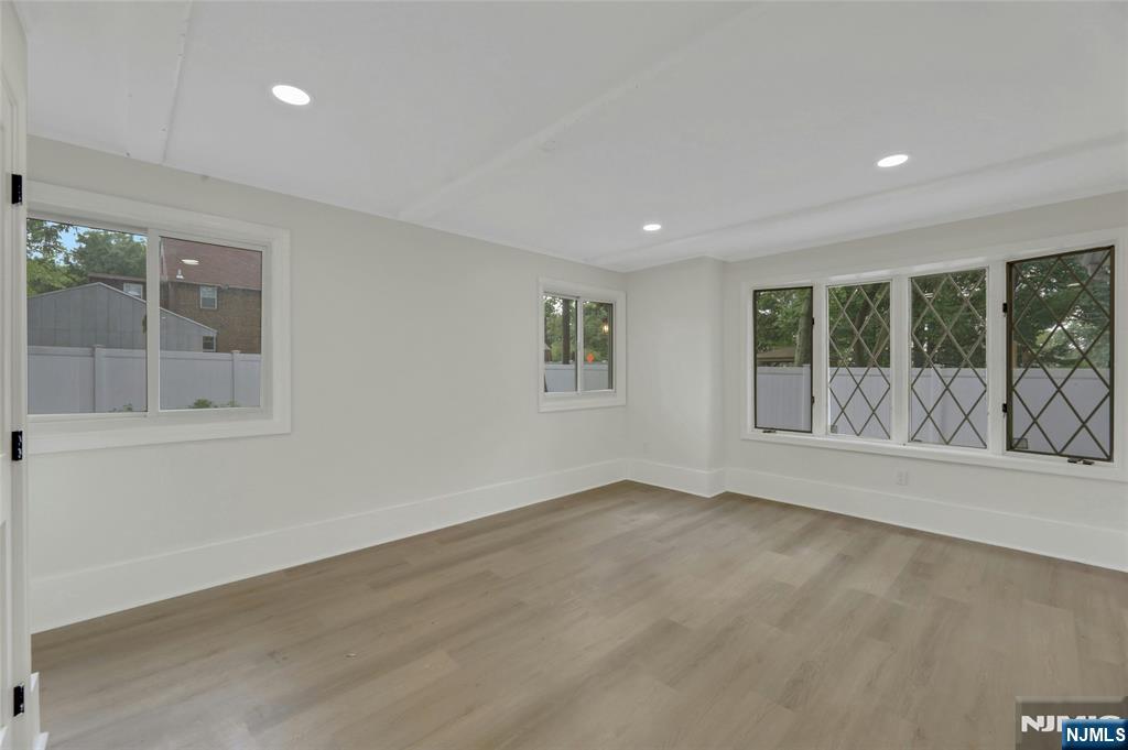 1087 Lambert Road Teaneck, NJ 07666 - Photo 8 of 22 Gallery Image 8