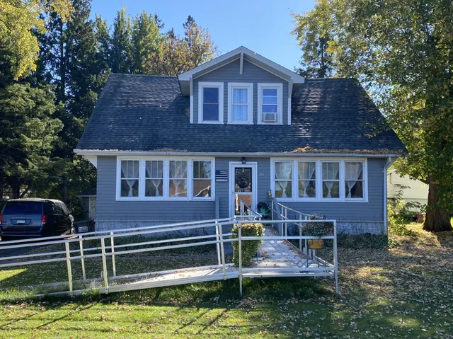 $209,900 | 204 3rd Street Southeast, Hinckley, MN 55037