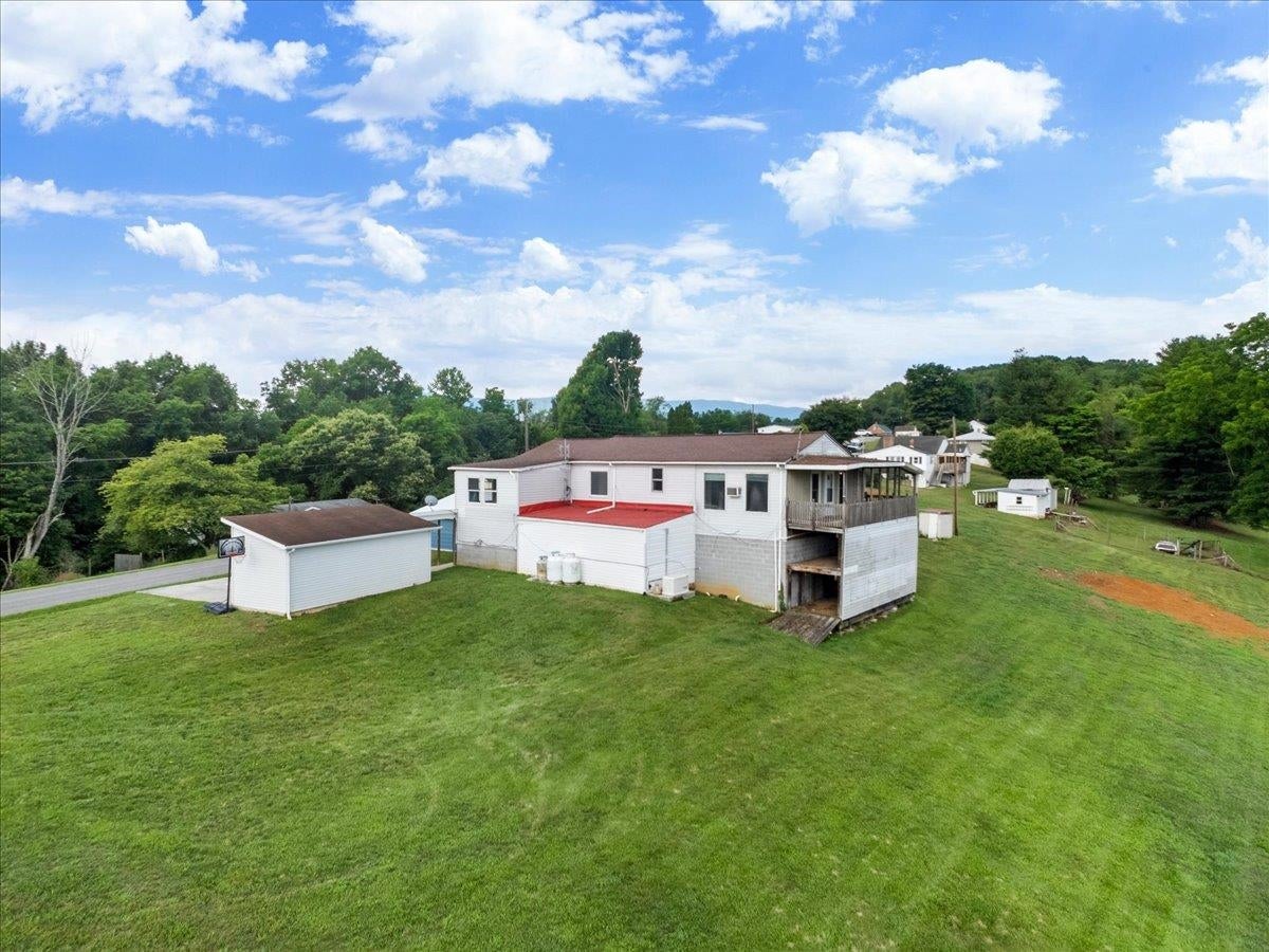 318 Sunny Ridge Road Pearisburg, VA 24134 - Photo 2 of 46 Gallery Image 2