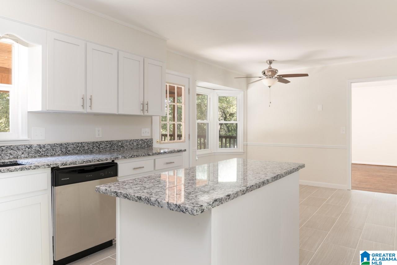 1309 Colonial Way Alabaster, AL 35007 - Photo 15 of 36