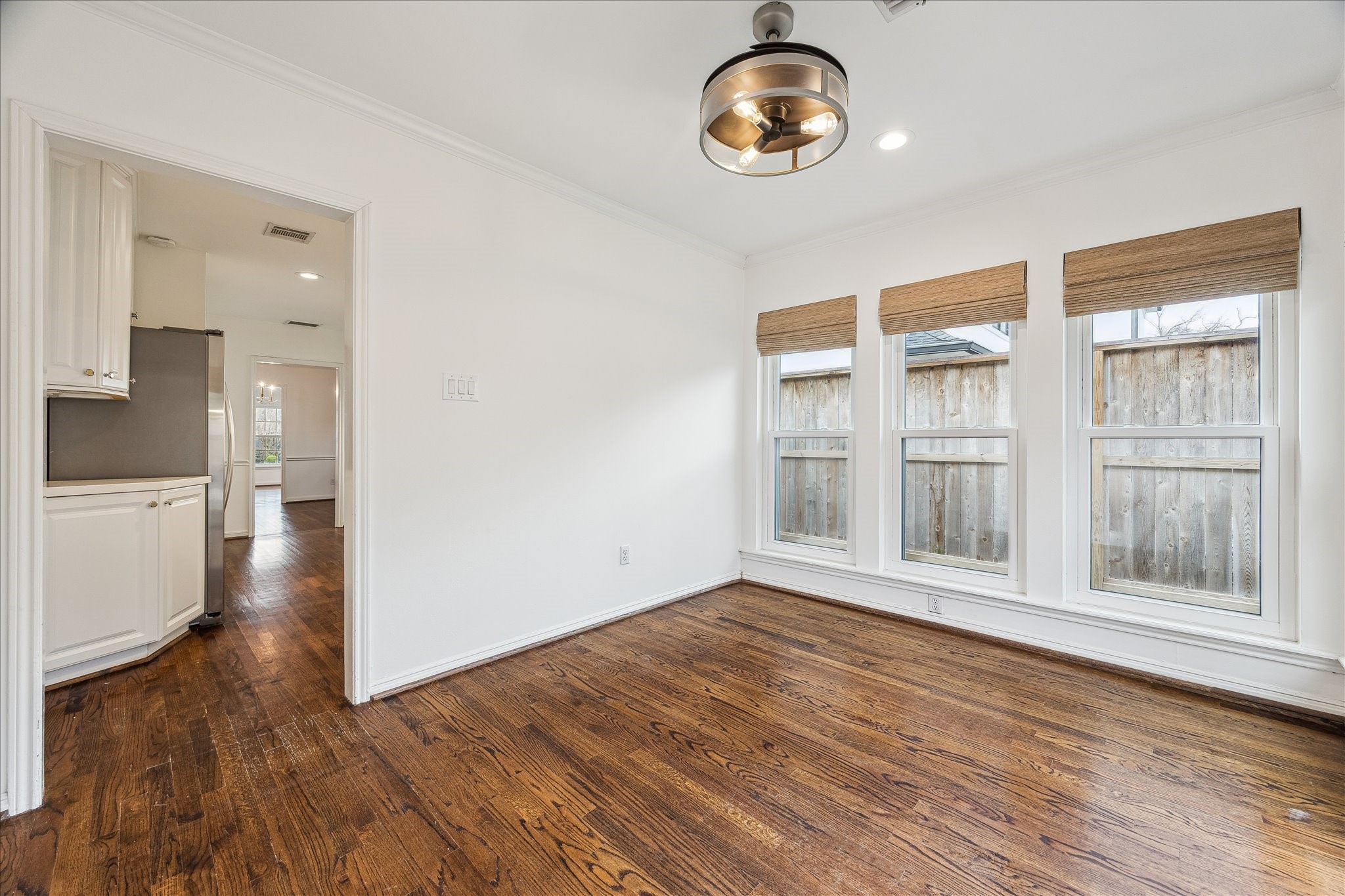 2820 Rice Boulevard West University Place, TX 77005 - Photo 16 of 37 SUNROOM. Showing the connection back inot the kitchen.