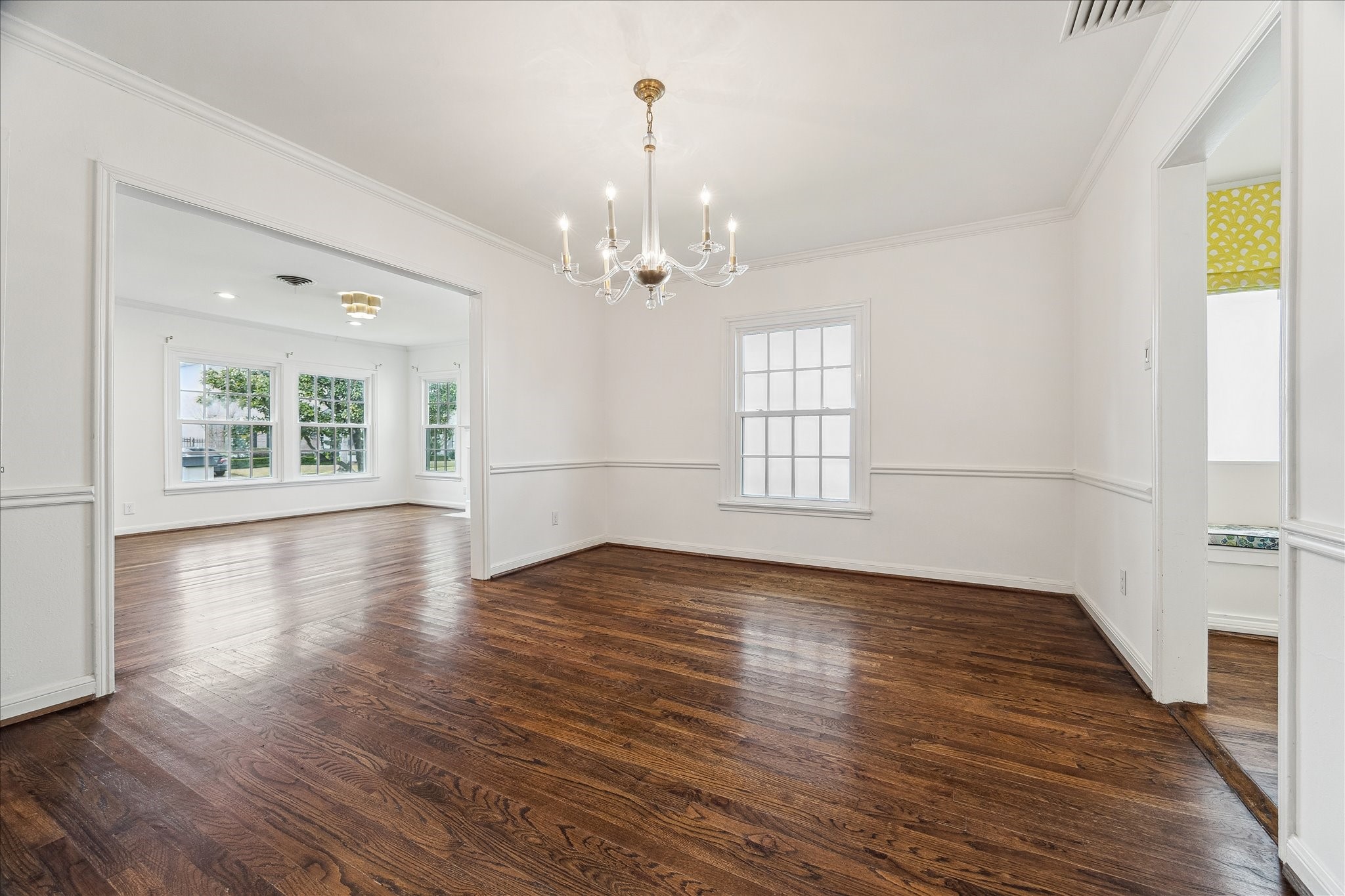 2820 Rice Boulevard West University Place, TX 77005 - Photo 8 of 37 DINING AREA. Showing the connection back to the living area.