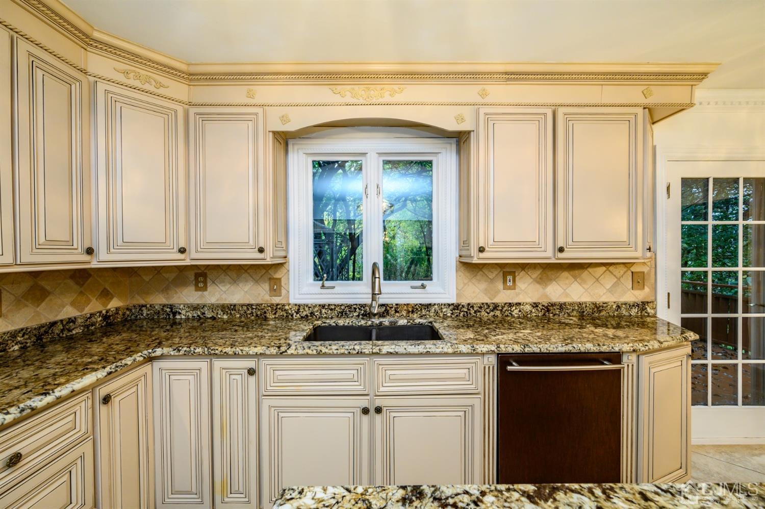211 Hunt Road Freehold, NJ 07728 - Photo 14 of 47 Gallery Image 14