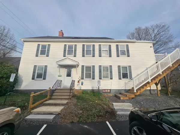 $2,350 | 48 4th Street, Unit 4, Dover, NH 03820