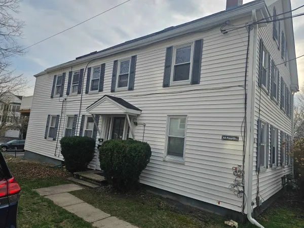 $2,350 | 48 4th Street, Unit 4, Dover, NH 03820